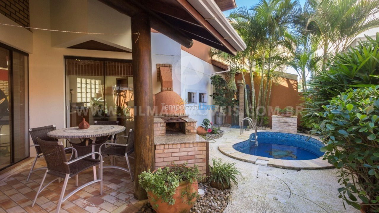 Casa para alquiler de vacaciones em Bombinhas (Praia de Canto Grande Mar de Fora)
