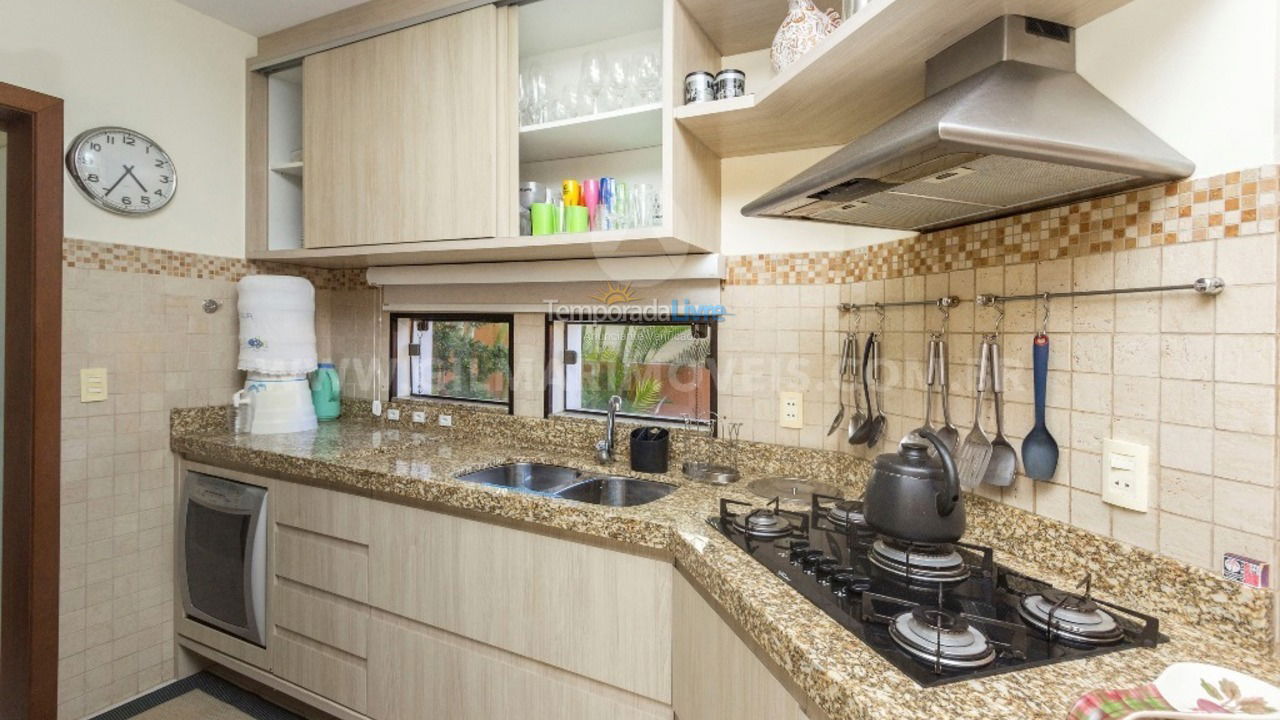 Casa para alquiler de vacaciones em Bombinhas (Praia de Canto Grande Mar de Fora)