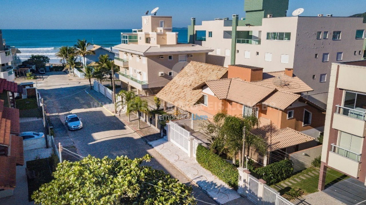 Casa para alquiler de vacaciones em Bombinhas (Praia de Canto Grande Mar de Fora)