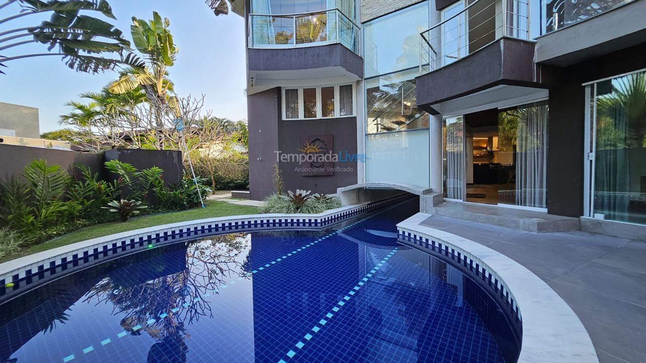 Casa para alquiler de vacaciones em São Sebastião (Boiçucanga)