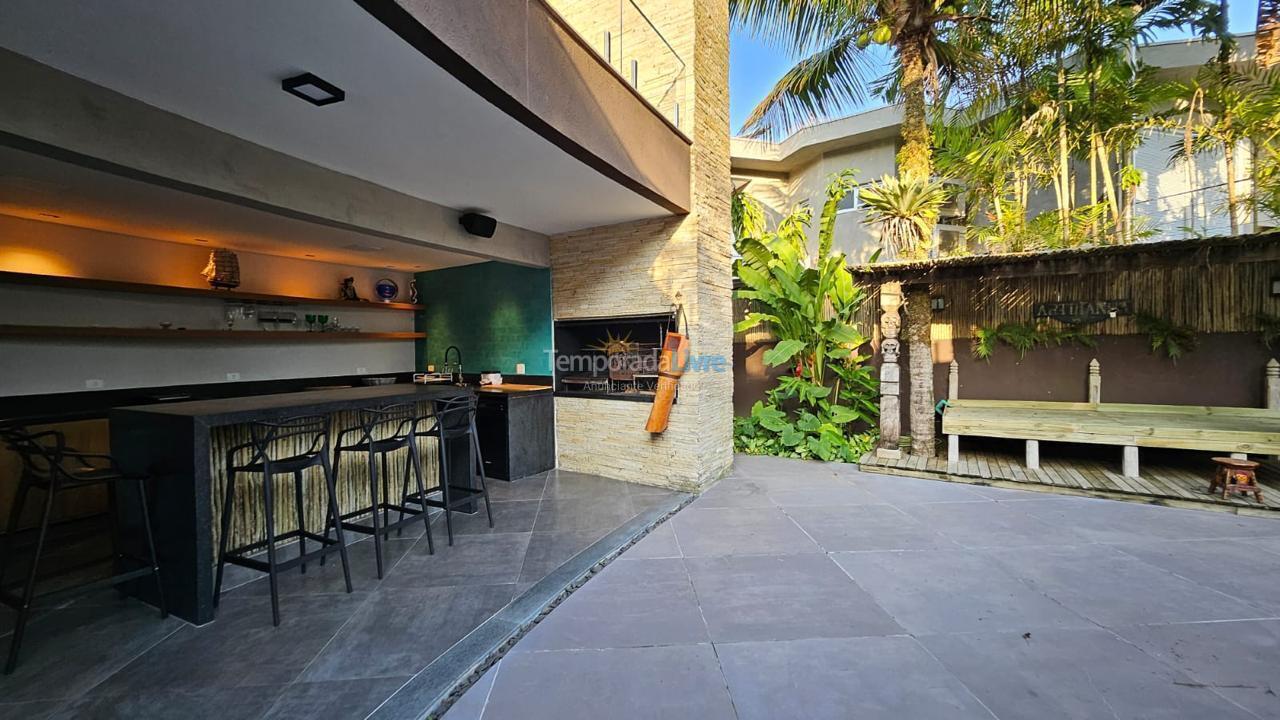 Casa para alquiler de vacaciones em São Sebastião (Boiçucanga)