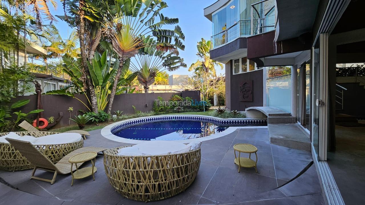 Casa para alquiler de vacaciones em São Sebastião (Boiçucanga)