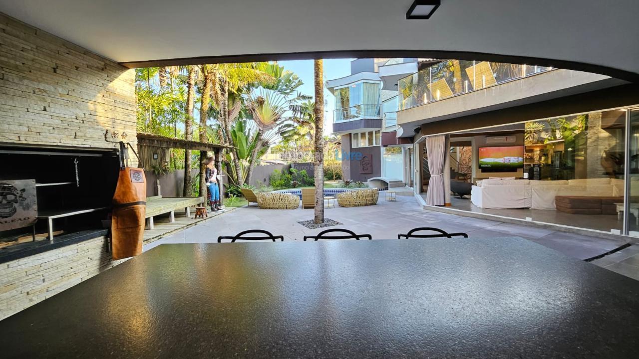 Casa para alquiler de vacaciones em São Sebastião (Boiçucanga)