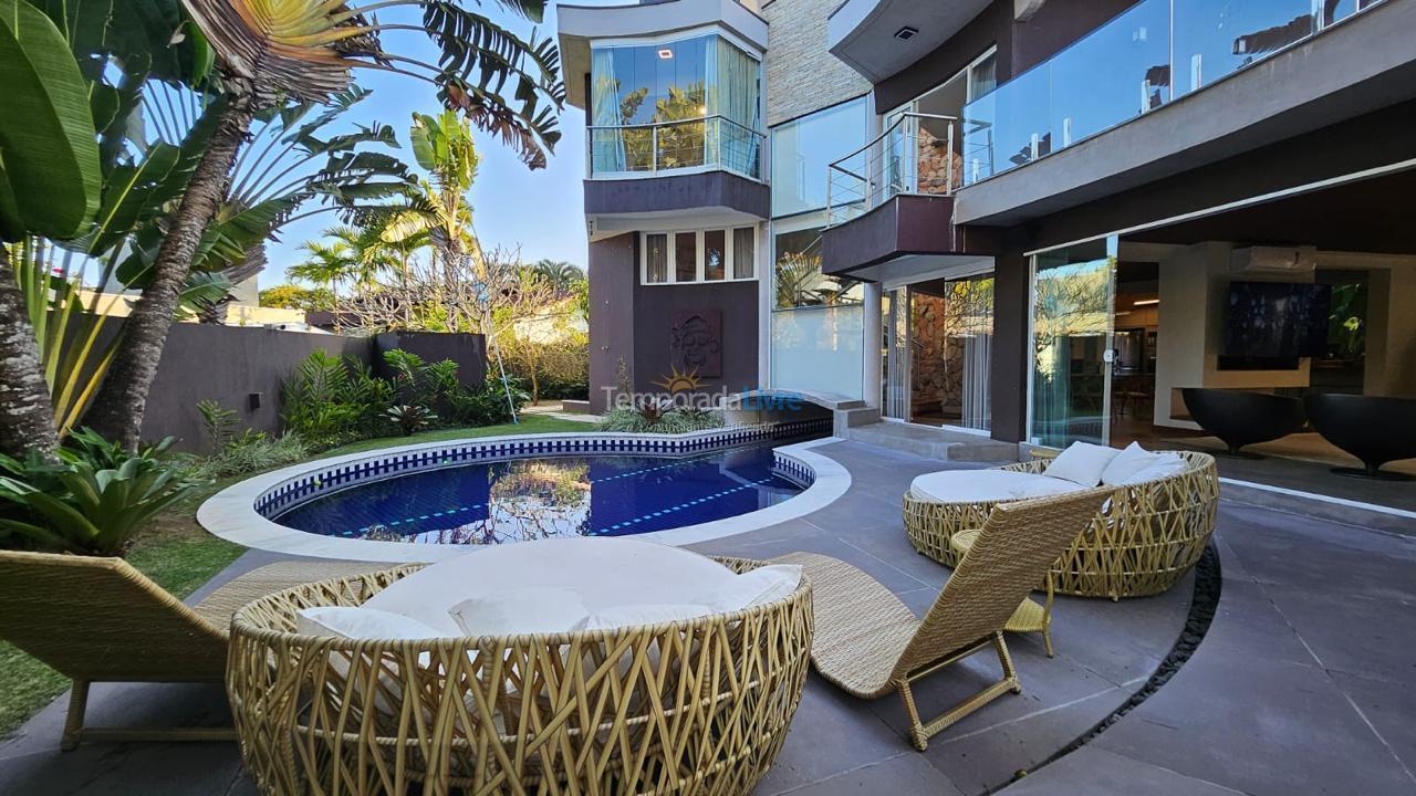 Casa para alquiler de vacaciones em São Sebastião (Boiçucanga)