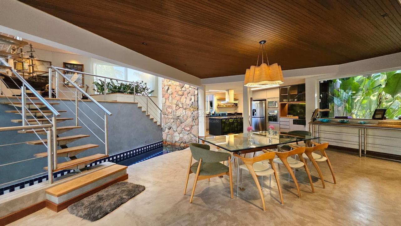 Casa para alquiler de vacaciones em São Sebastião (Boiçucanga)