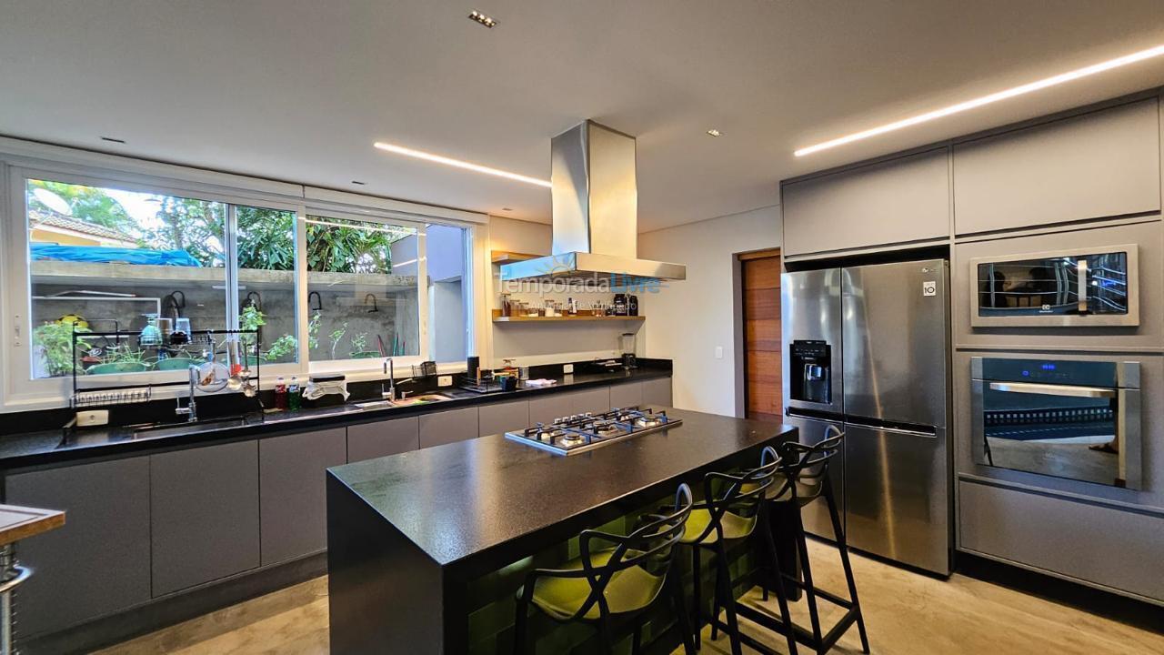 Casa para alquiler de vacaciones em São Sebastião (Boiçucanga)