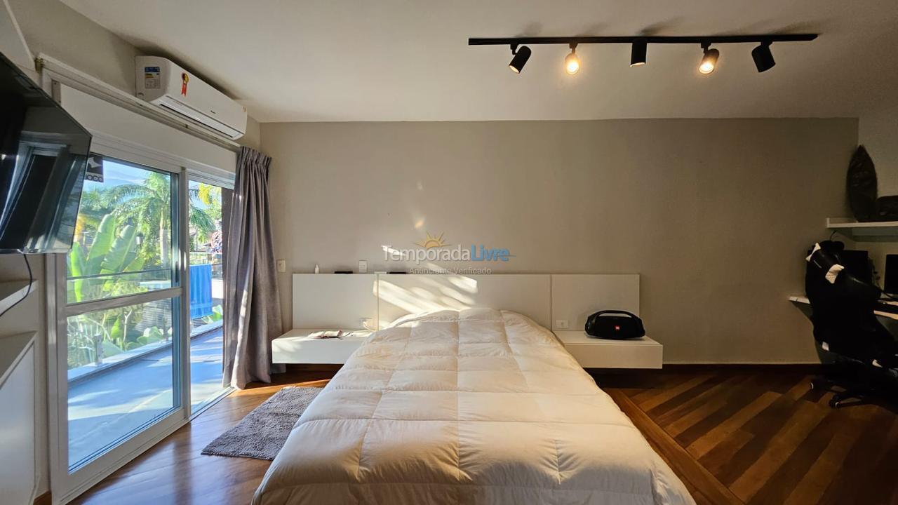 Casa para alquiler de vacaciones em São Sebastião (Boiçucanga)