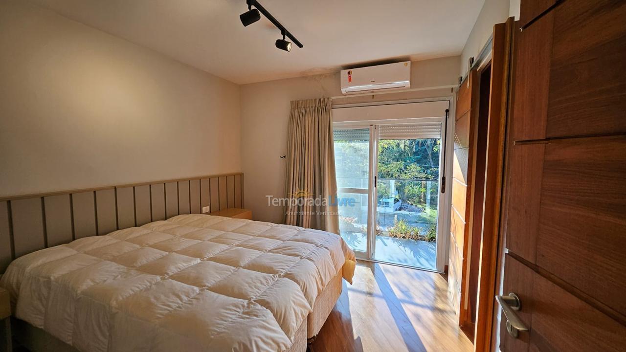Casa para alquiler de vacaciones em São Sebastião (Boiçucanga)