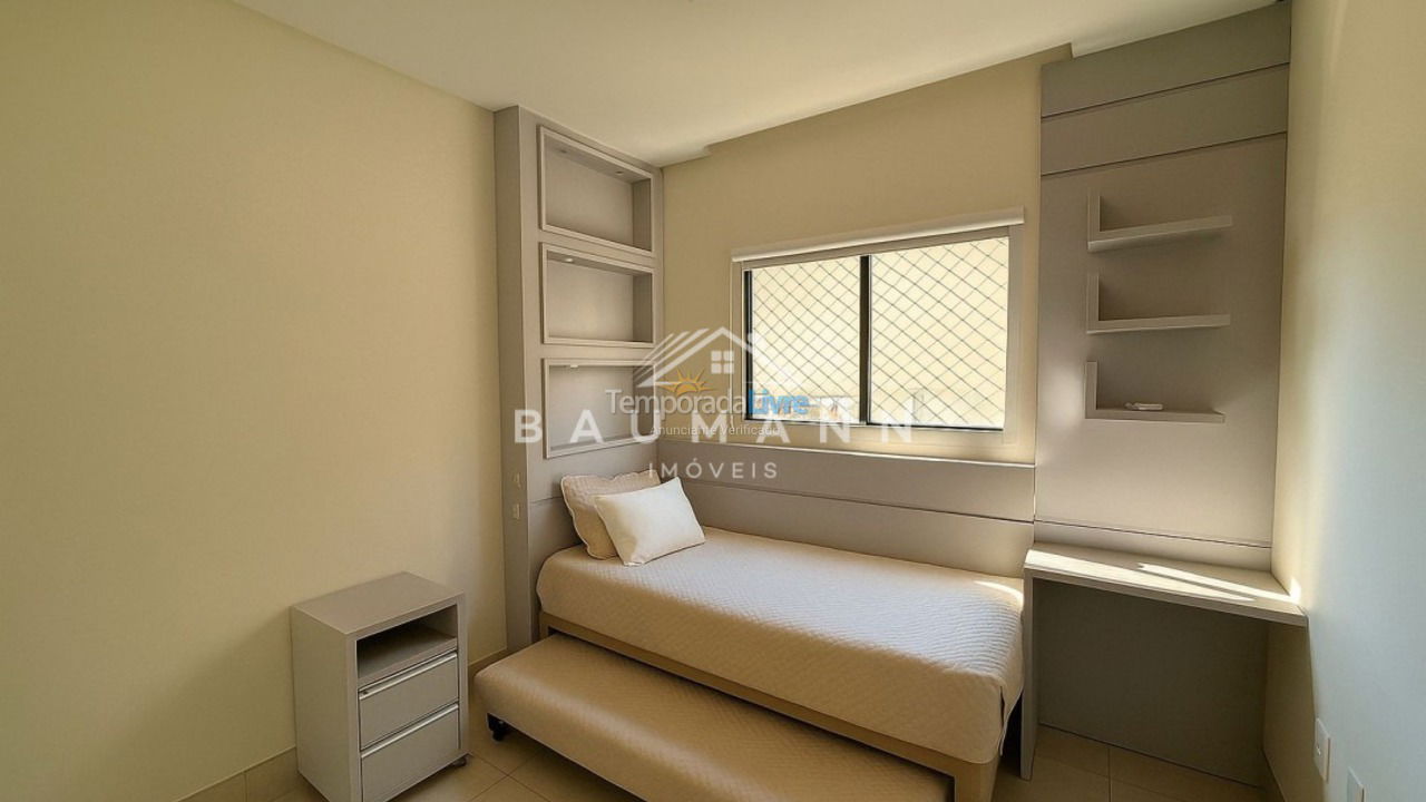 Apartamento para aluguel de temporada em Bombinhas (Praia de Bombas)