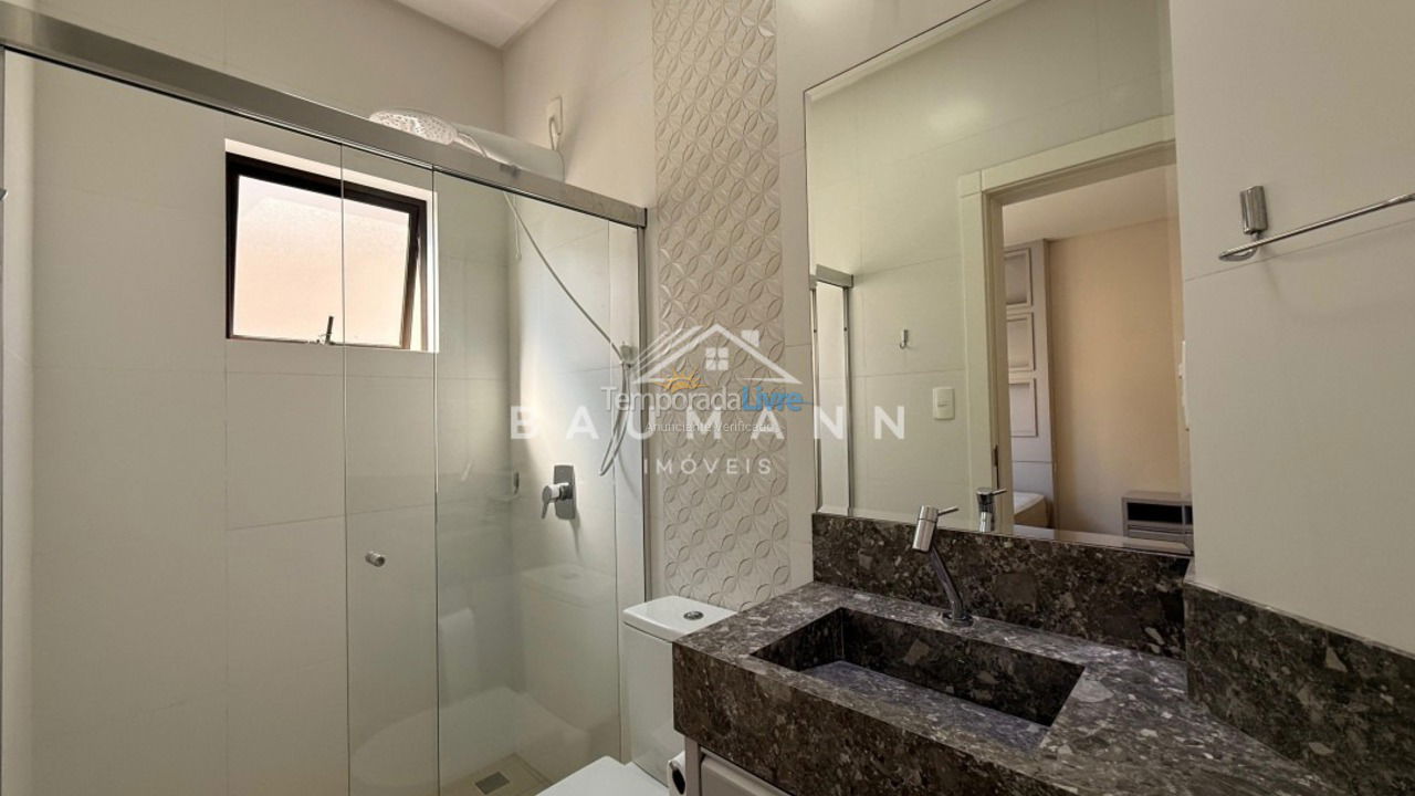 Apartamento para aluguel de temporada em Bombinhas (Praia de Bombas)
