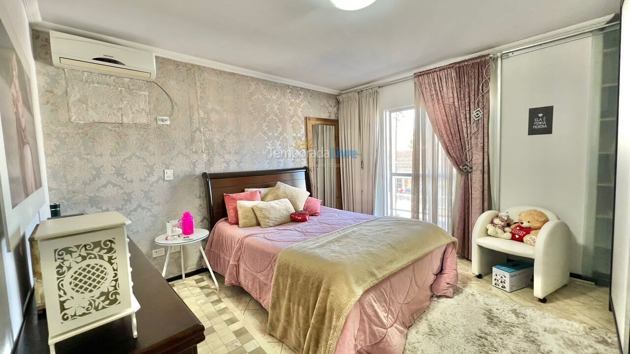 House for vacation rental in Camboriú (Centro)