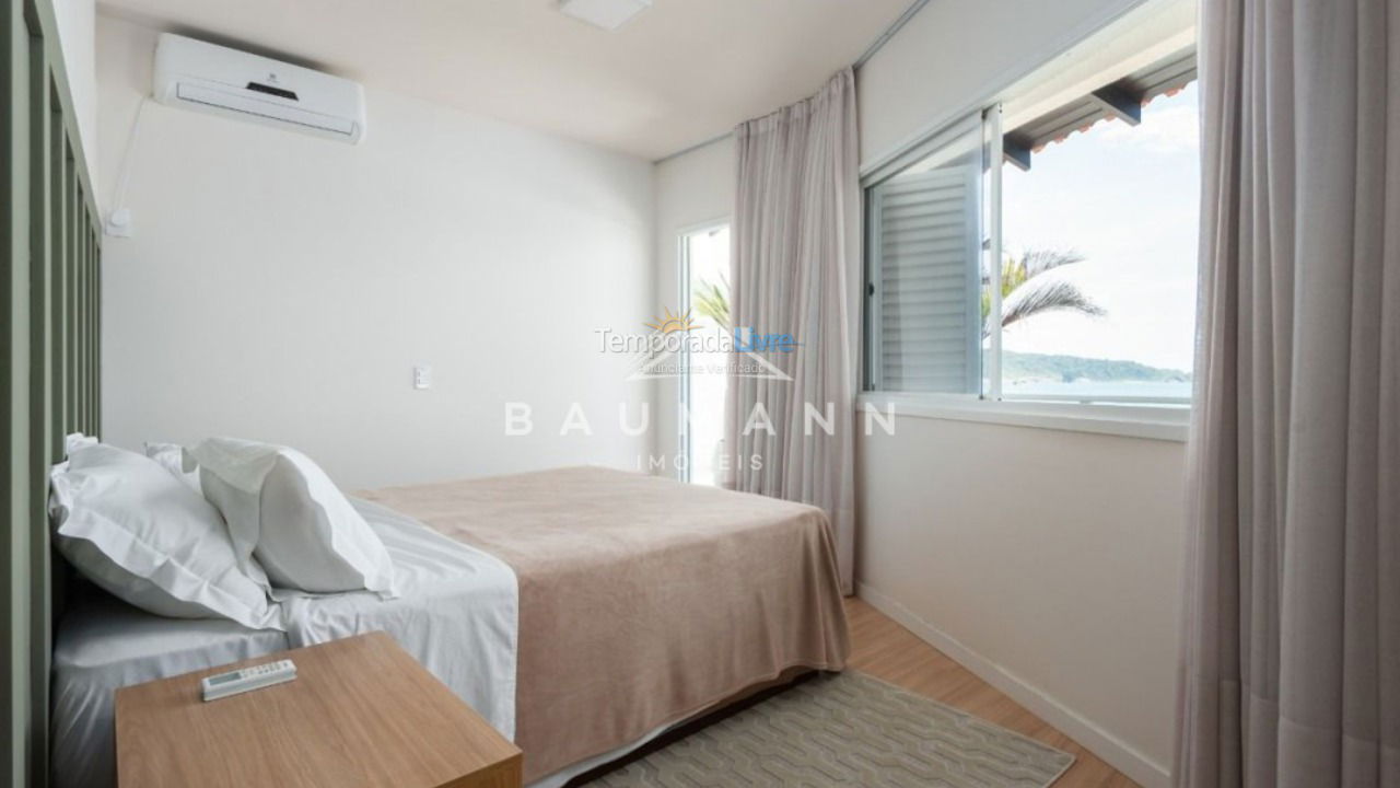 Apartamento para aluguel de temporada em Bombinhas (Praia de Bombas)
