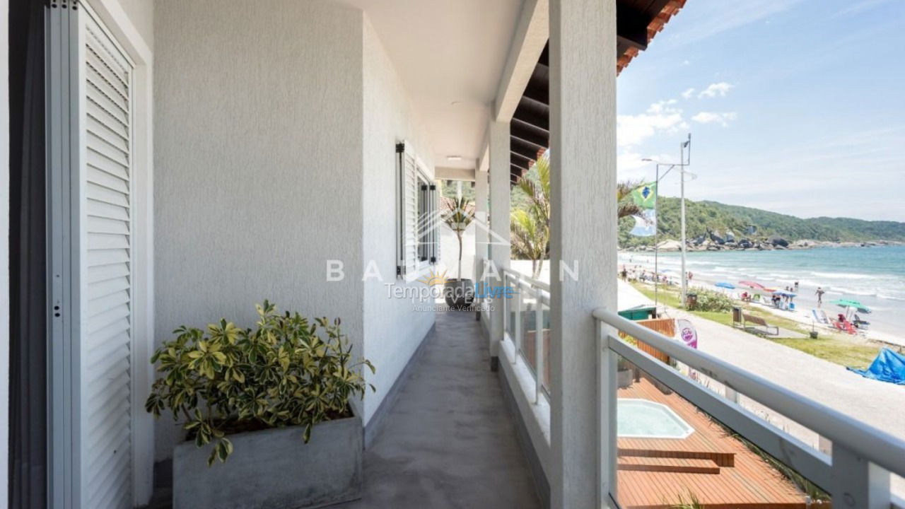 Apartamento para aluguel de temporada em Bombinhas (Praia de Bombas)