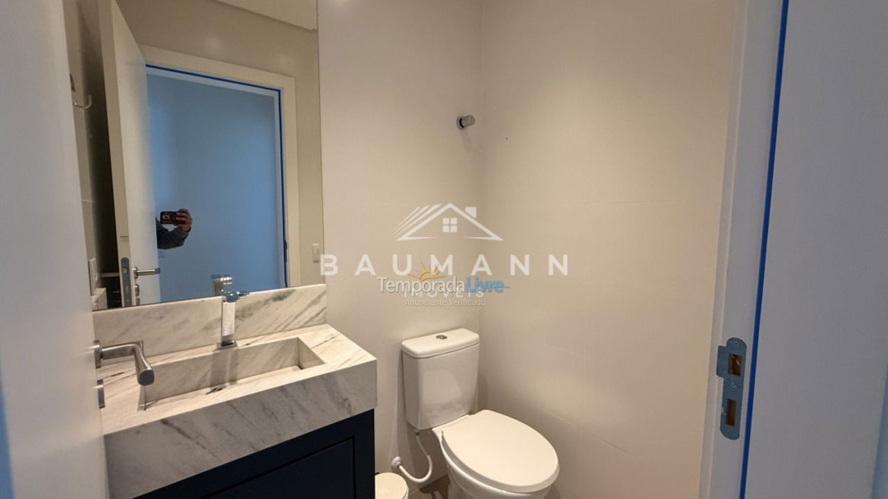 Apartamento para aluguel de temporada em Bombinhas (Praia de Bombas)