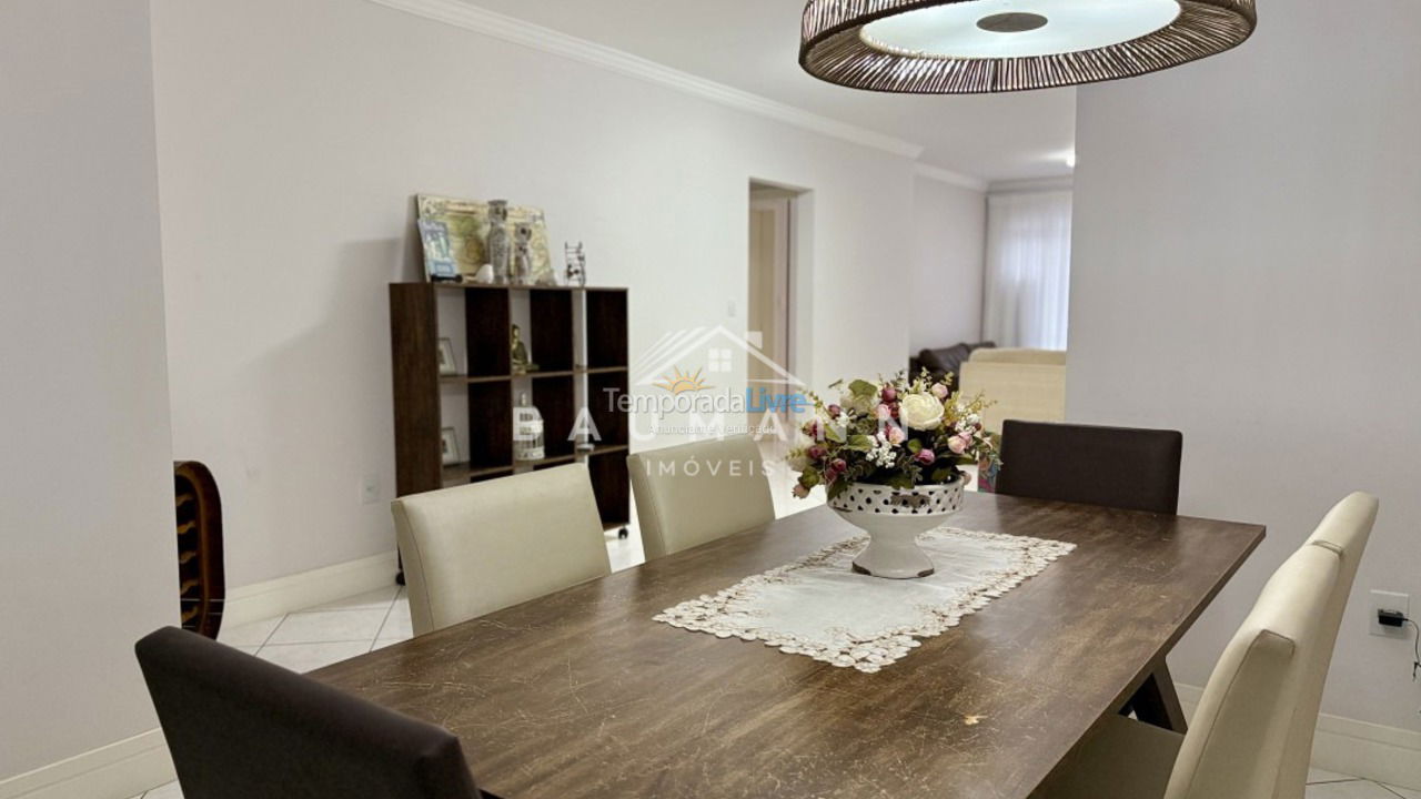 Apartamento para aluguel de temporada em Bombinhas (Praia de Bombas)