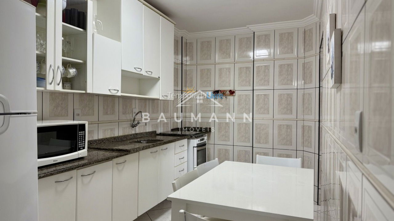 Apartamento para aluguel de temporada em Bombinhas (Praia de Bombas)
