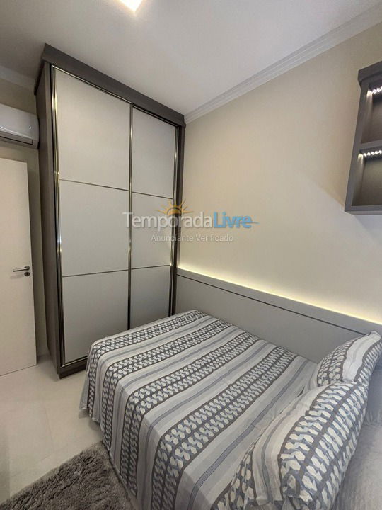 Apartment for vacation rental in Governador Celso Ramos (Praia de Palmas)