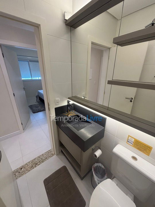 Apartment for vacation rental in Governador Celso Ramos (Praia de Palmas)