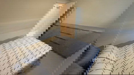 Quarto cama queen colchão solteiro extra