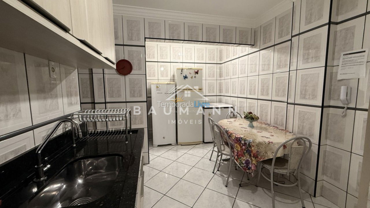 Apartamento para aluguel de temporada em Bombinhas (Praia de Bombas)