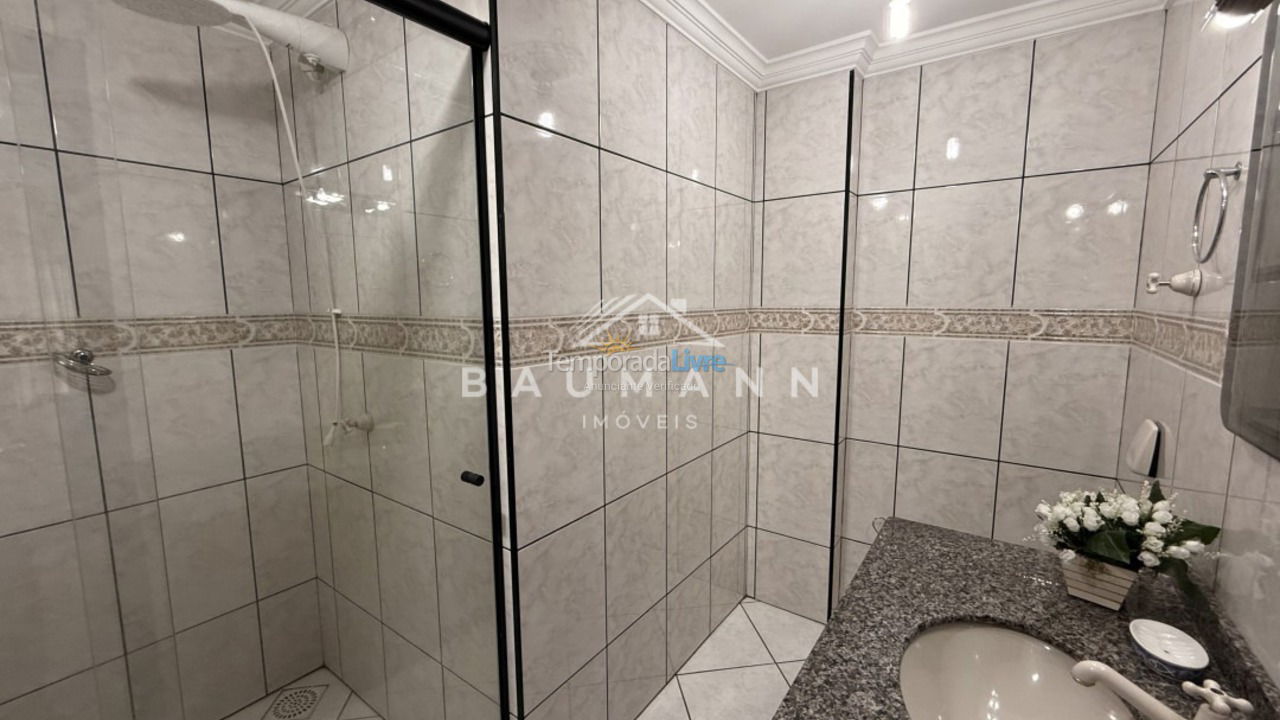 Apartamento para aluguel de temporada em Bombinhas (Praia de Bombas)