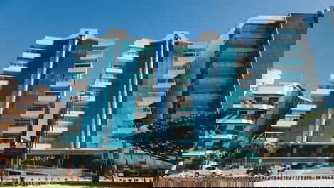 High-Standard Apartment in the Center of Itapema Facing the Sea
