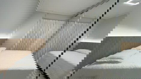 High-Standard Apartment in the Center of Itapema Facing the Sea
