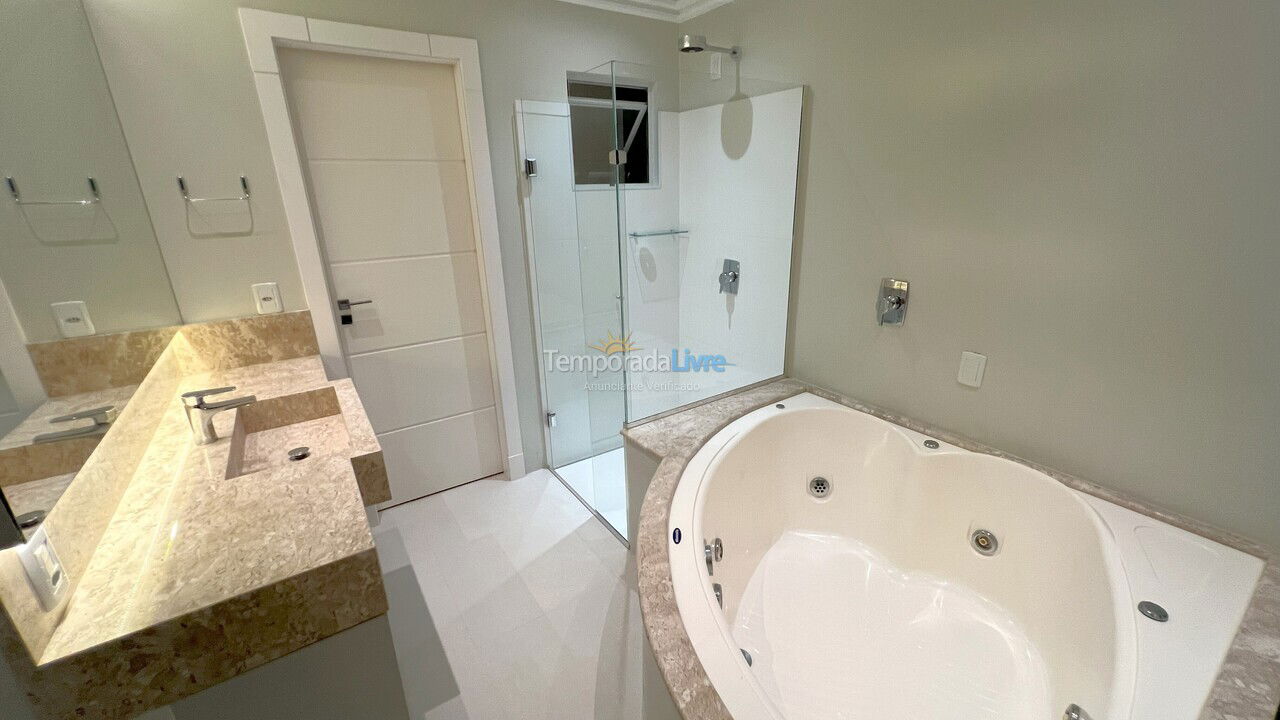 Apartment for vacation rental in Itapema (Centro)