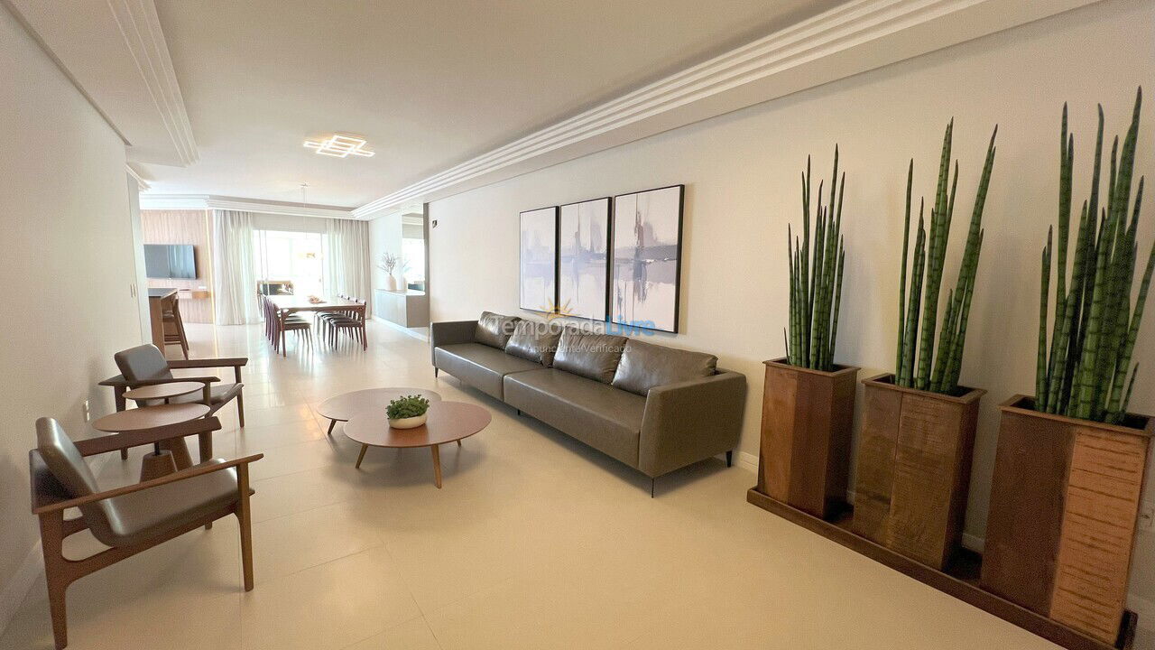 Apartment for vacation rental in Itapema (Centro)