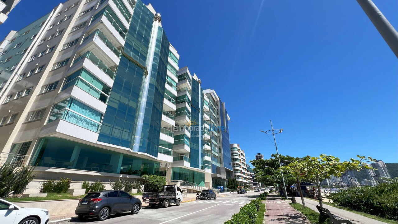 Apartment for vacation rental in Itapema (Centro)