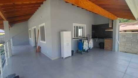 Beachfront House - 6 People