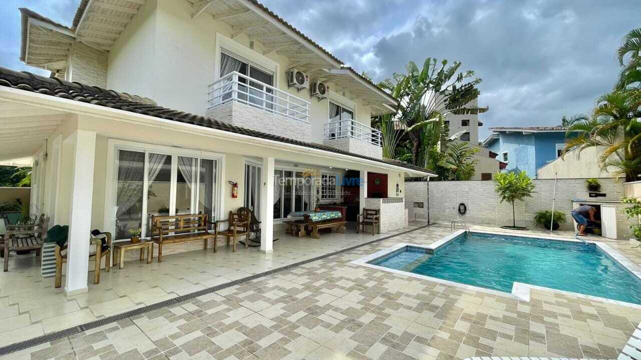 Casa para aluguel de temporada em São Sebastião (Praia da Baleia)