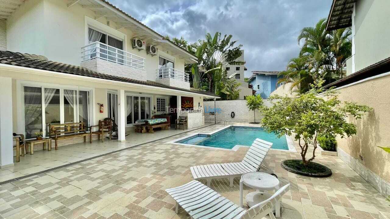 Casa para aluguel de temporada em São Sebastião (Praia da Baleia)