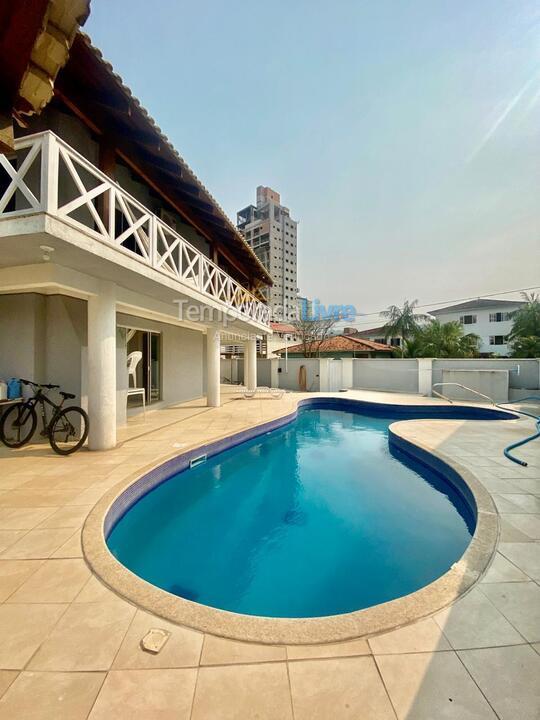 House for vacation rental in Itapema (Centro)