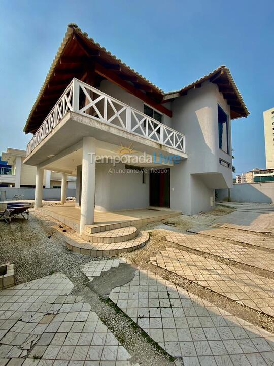 House for vacation rental in Itapema (Centro)