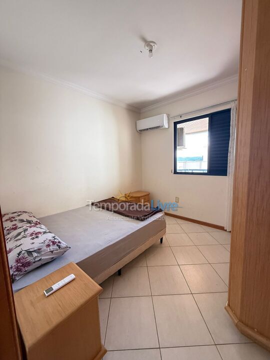 Apartamento para aluguel de temporada em Itapema (Meia Praia)