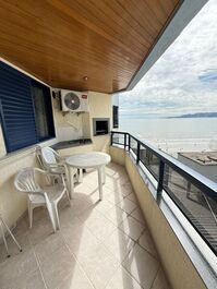 APARTAMENTO COM VISTA PARA O MAR