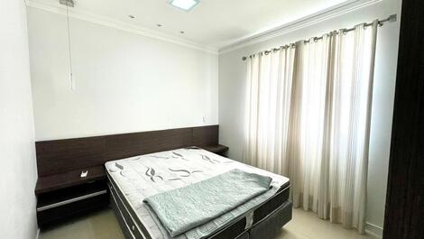 APARTAMENTO QUADRA MAR NO CORAÇÃO DE MEIA PRAIA