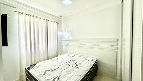 APARTAMENTO QUADRA MAR NO CORAÇÃO DE MEIA PRAIA