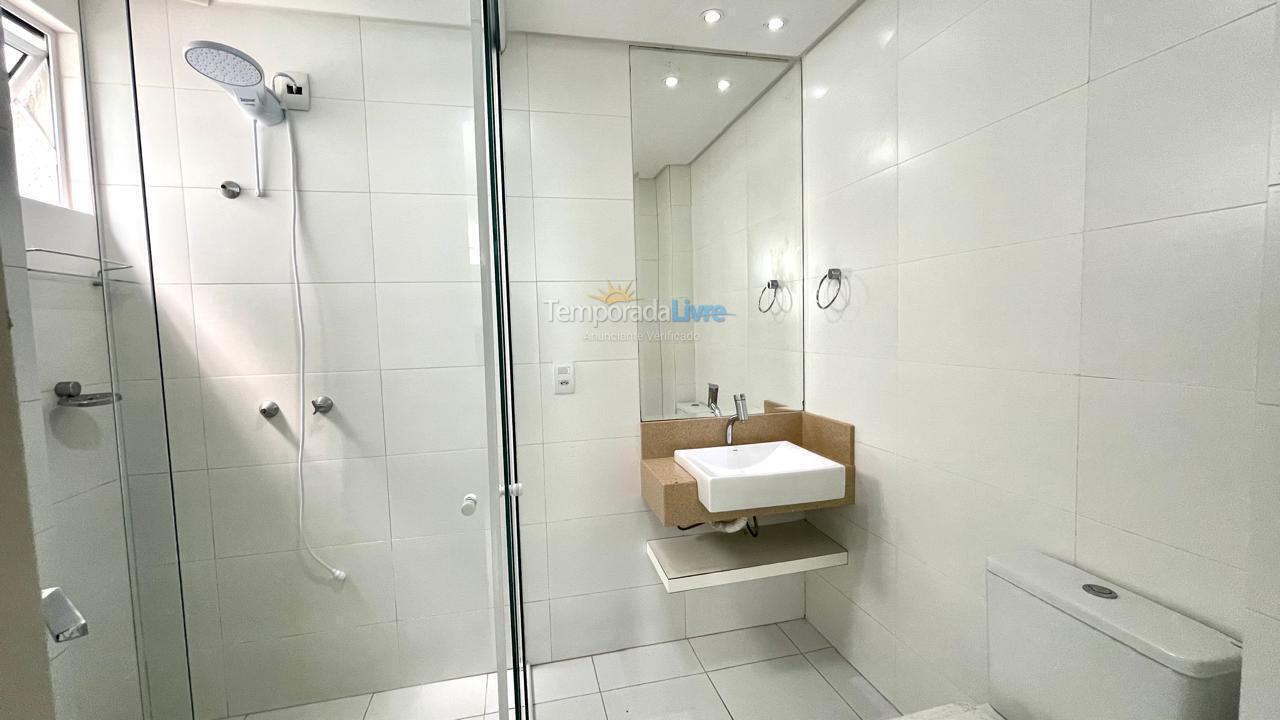 Apartamento para aluguel de temporada em Itapema (Meia Praia)
