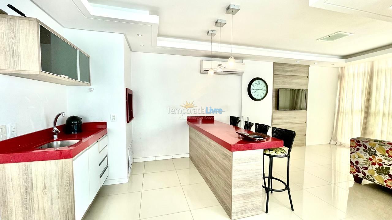 Apartamento para aluguel de temporada em Itapema (Meia Praia)