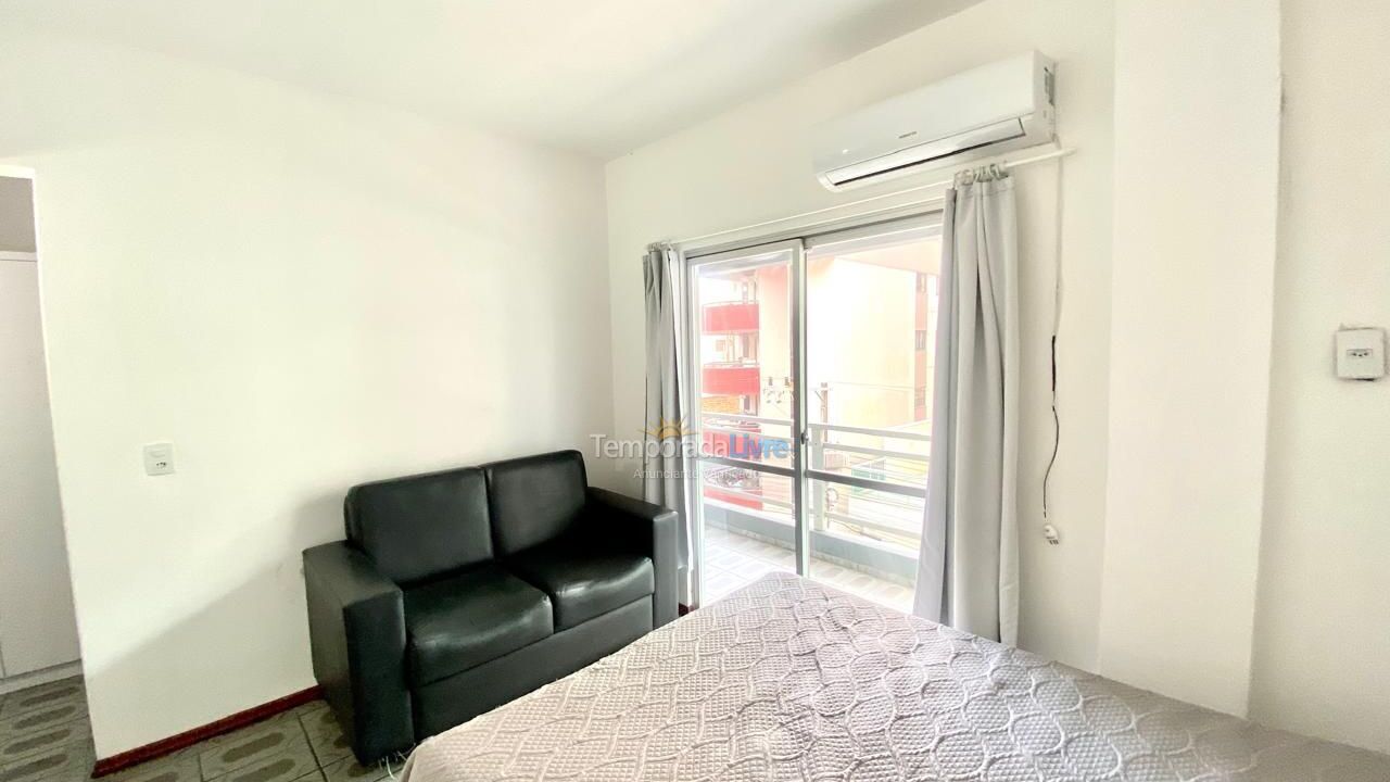 Apartamento para aluguel de temporada em Itapema (Meia Praia)
