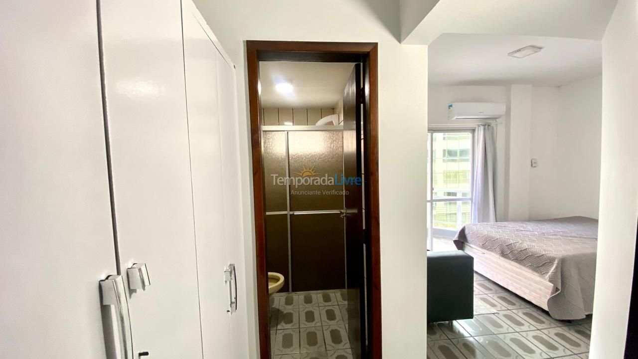 Apartamento para aluguel de temporada em Itapema (Meia Praia)