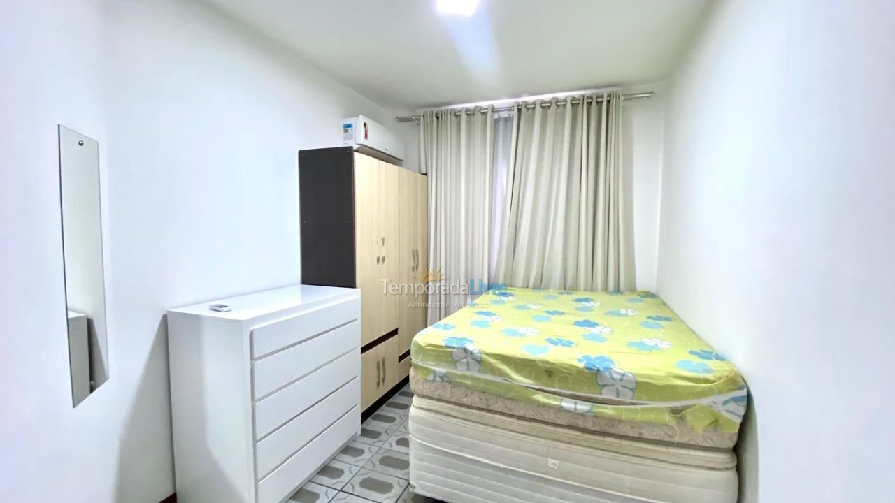 Apartamento para aluguel de temporada em Itapema (Meia Praia)