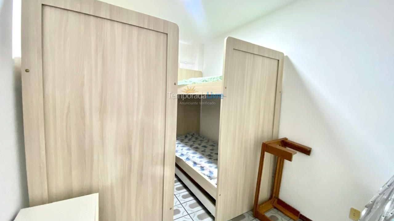 Apartamento para aluguel de temporada em Itapema (Meia Praia)