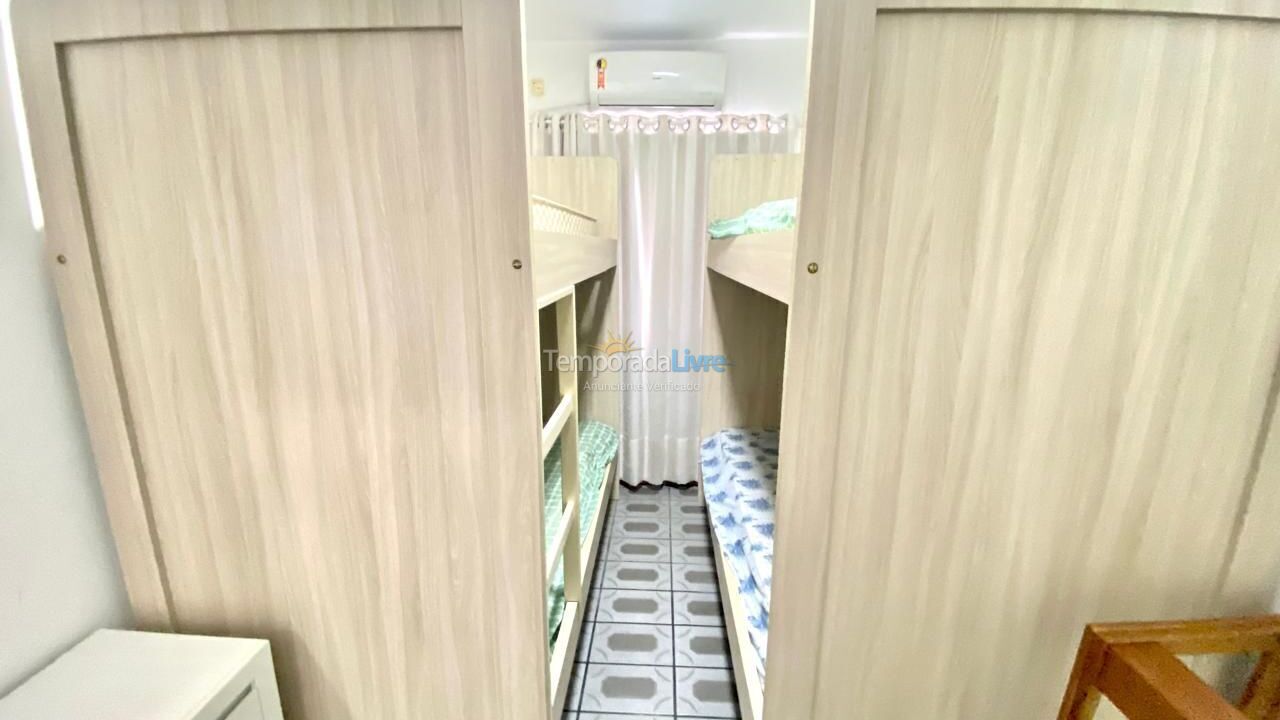 Apartamento para aluguel de temporada em Itapema (Meia Praia)