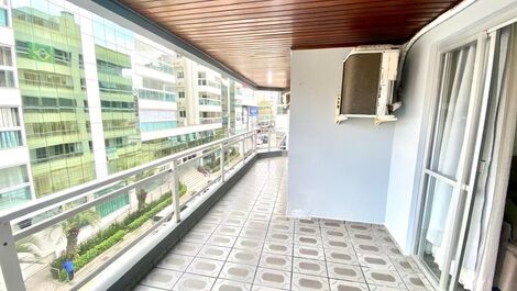 APARTAMENTO VARANDA COM VISTA PARA O MAR
