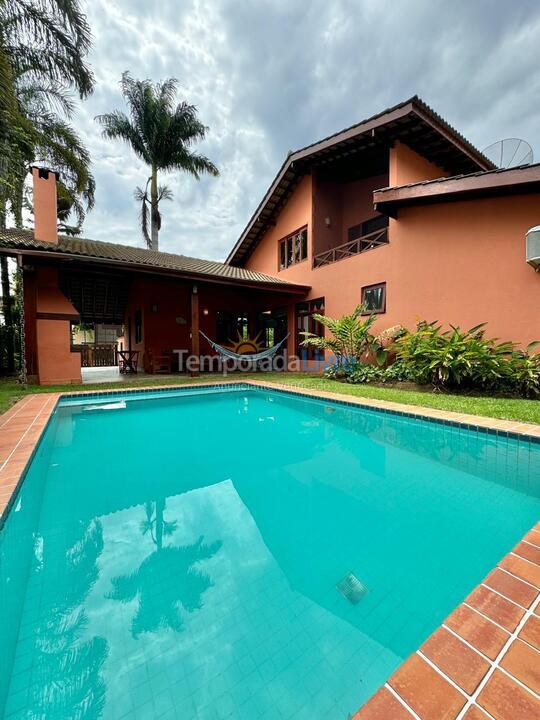 Casa para alquiler de vacaciones em São Sebastião (Praia da Baleia)