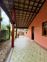 Casa en urbanización cerrada en Playa Baleia CA0109