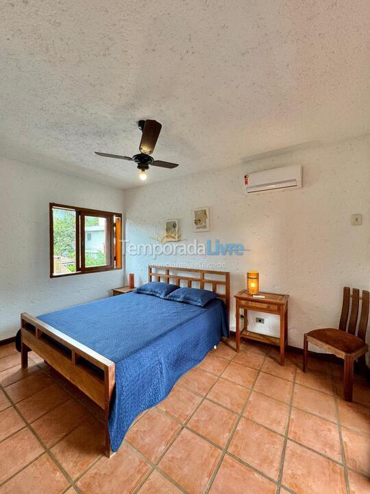 Casa para alquiler de vacaciones em São Sebastião (Praia da Baleia)